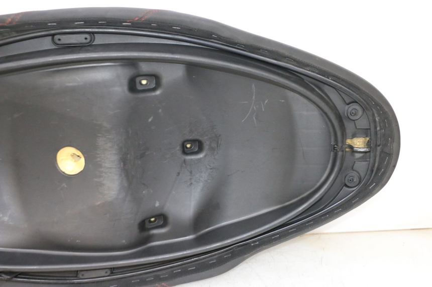 photo de ASIENTO PIAGGIO MP3 HPE 300 (2019 - 2026) - Otra vista del artículo