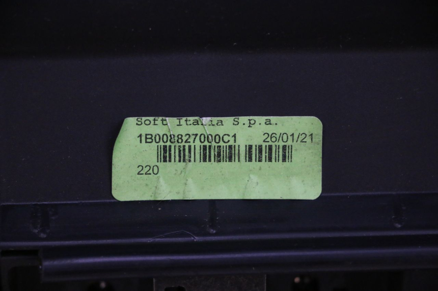 photo de ASIENTO PIAGGIO MP3 HPE 300 (2019 - 2026) - Detalles de los puntos de fijación