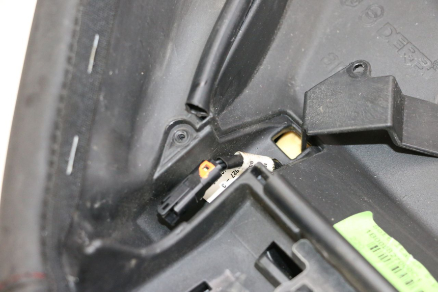 photo de ASIENTO PIAGGIO MP3 HPE 300 (2019 - 2026) - Recambio usado revisado