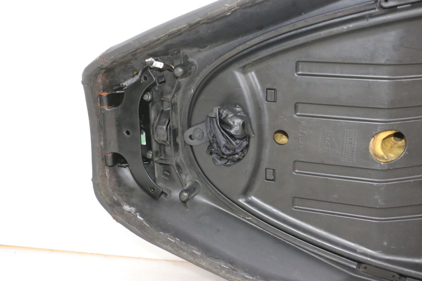 photo de ASIENTO PIAGGIO MP3 RL 250 (2007 - 2010) - Foto de producto adicional