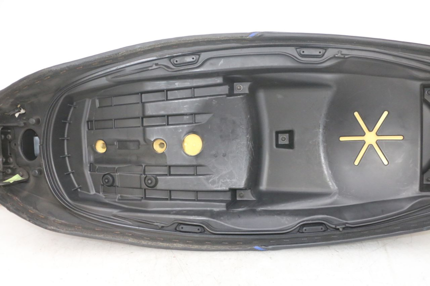 photo de ASIENTO PIAGGIO MP3 500 (2016 - 2018) - Estado de la superficie y material