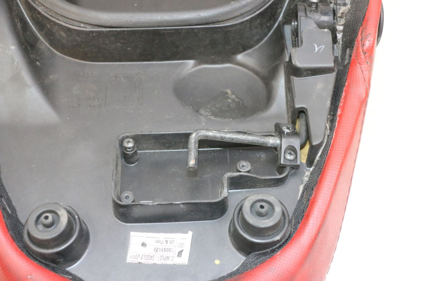 photo de ASIENTO PIAGGIO NEW TYPHOON 50 (2018 - 2021) - Detalle de la pieza