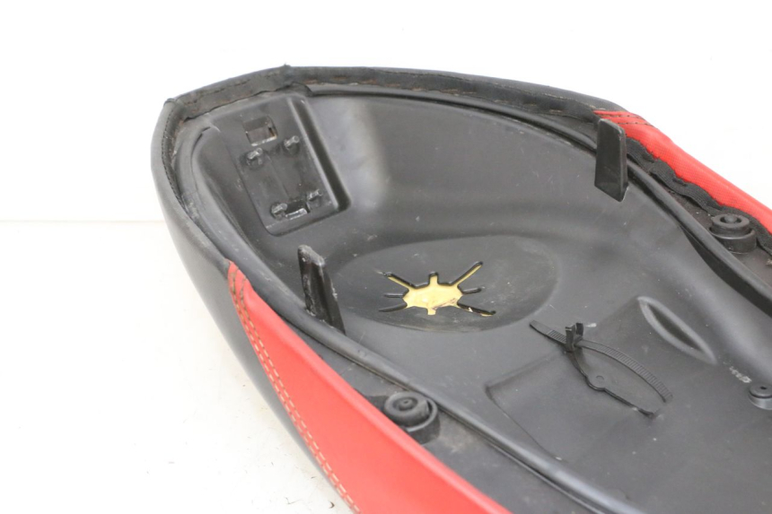 photo de ASIENTO PIAGGIO NEW TYPHOON 50 (2018 - 2021) - Inspección visual detallada