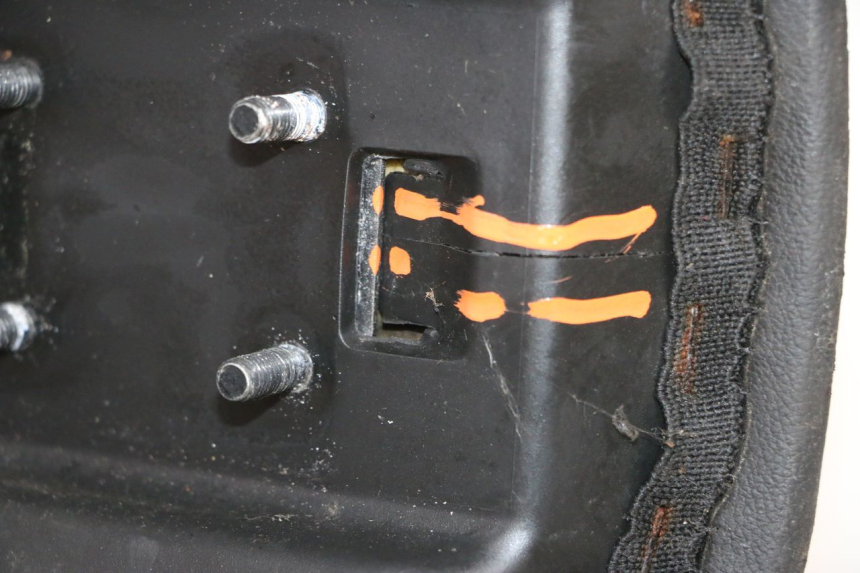 photo de ASIENTO PIAGGIO NEW TYPHOON 50 (2018 - 2021) - Detalle de la pieza