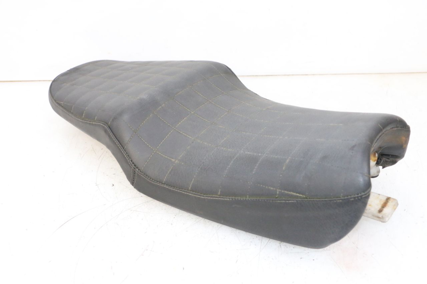 photo de ASIENTO HONDA NSR R 125 (1994 - 2003) - Primer plano de alta resolución