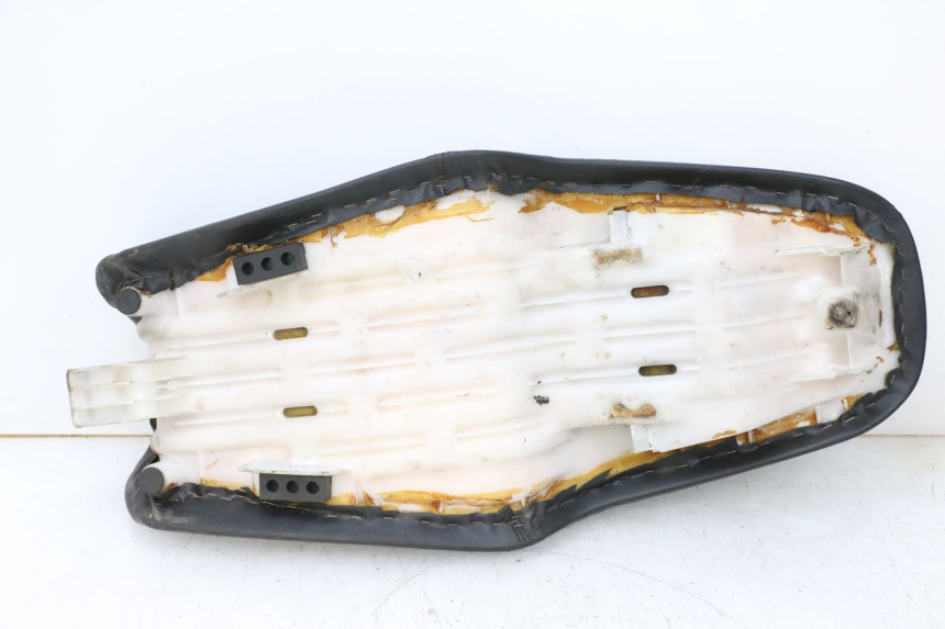 photo de ASIENTO HONDA NSR R 125 (1994 - 2003) - Primer plano técnico