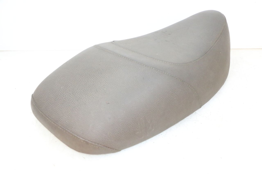 photo de ASIENTO JM MOTORS OLDIES GT 4T 50 (2018 - 2025) - Zoom sobre los componentes