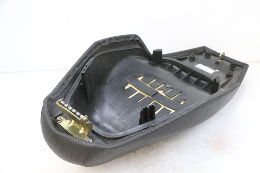 photo de ASIENTO PEUGEOT SPEEDFIGHT 4 4T EFI 50 (2021 - 2025) - Primer plano técnico