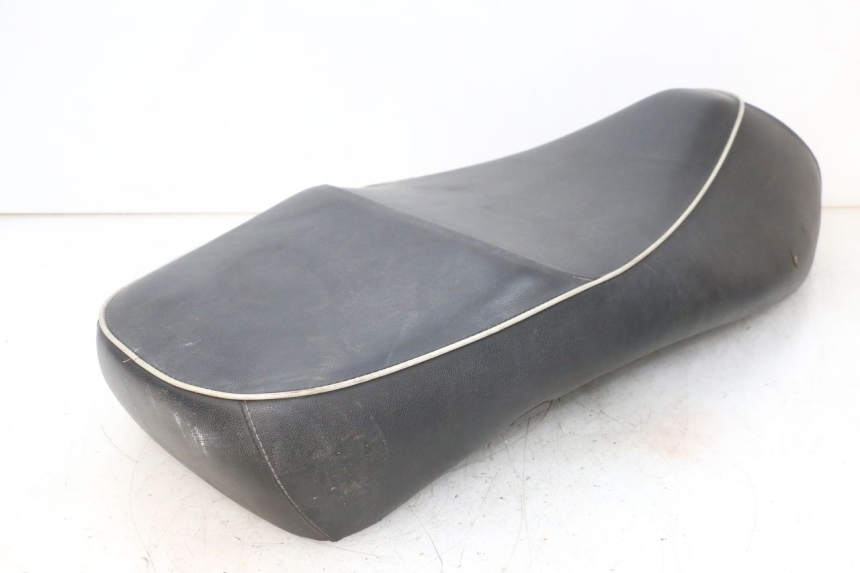 photo de ASIENTO PIAGGIO VESPA GTS SUPER IE 125 (2009 - 2016) - Primer plano de alta resolución