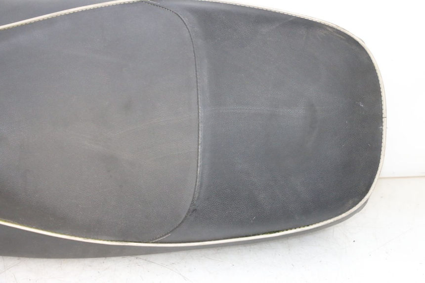 photo de ASIENTO PIAGGIO VESPA GTS SUPER IE 125 (2009 - 2016) - Perfil de la pieza de repuesto