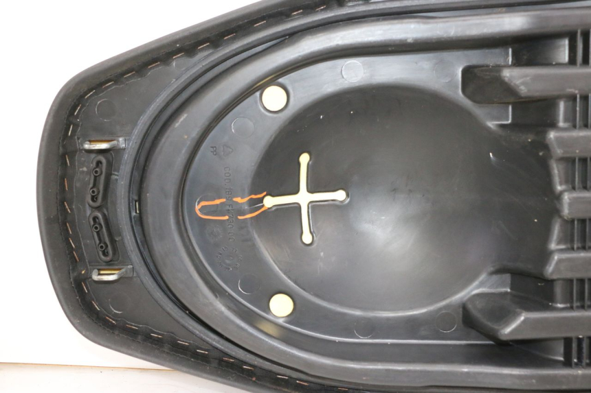 photo de ASIENTO YAMAHA XMAX X-MAX 125 (2006 - 2009) - Perfil de la pieza de repuesto