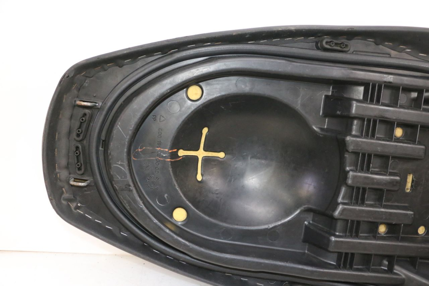 photo de ASIENTO YAMAHA XMAX X-MAX 125 (2006 - 2009) - Estado de la superficie y material