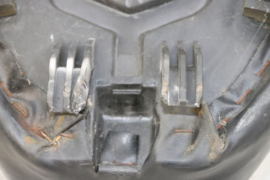 photo de ASIENTO KYMCO ZING 125 (1997 - 2003) - Detalles de los puntos de fijación