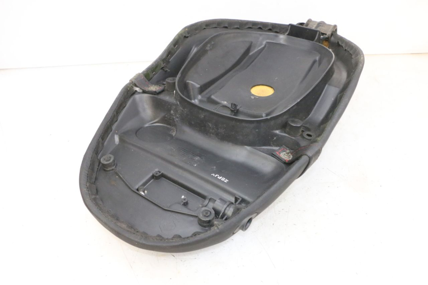 photo de ASIENTO PIAGGIO ZIP 4T 50 (2018 - 2020) - Detalles de los puntos de fijación