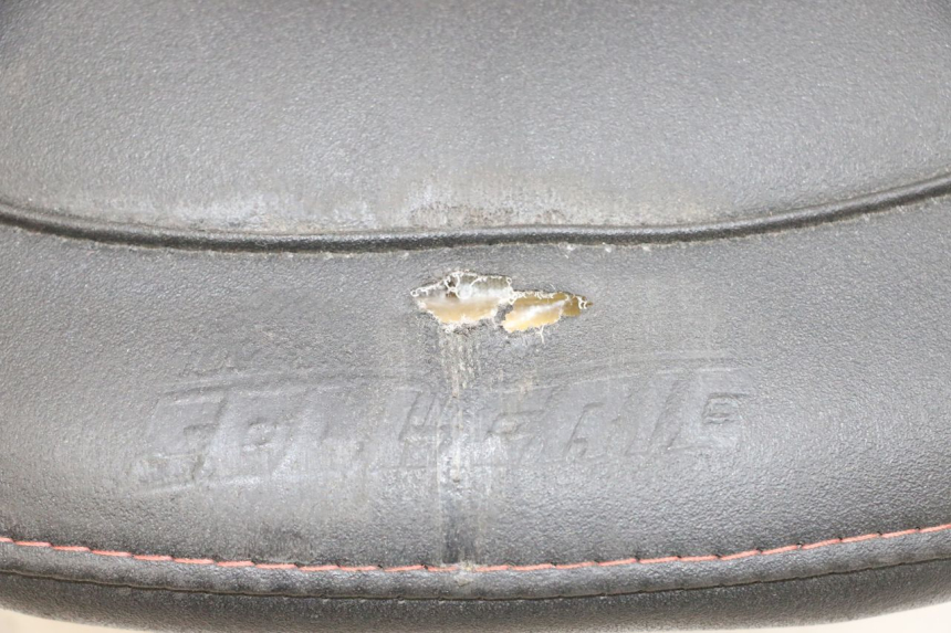 photo de ASIENTO KAWASAKI ZR 7 750 (1999 - 2001) - Zoom sobre los componentes