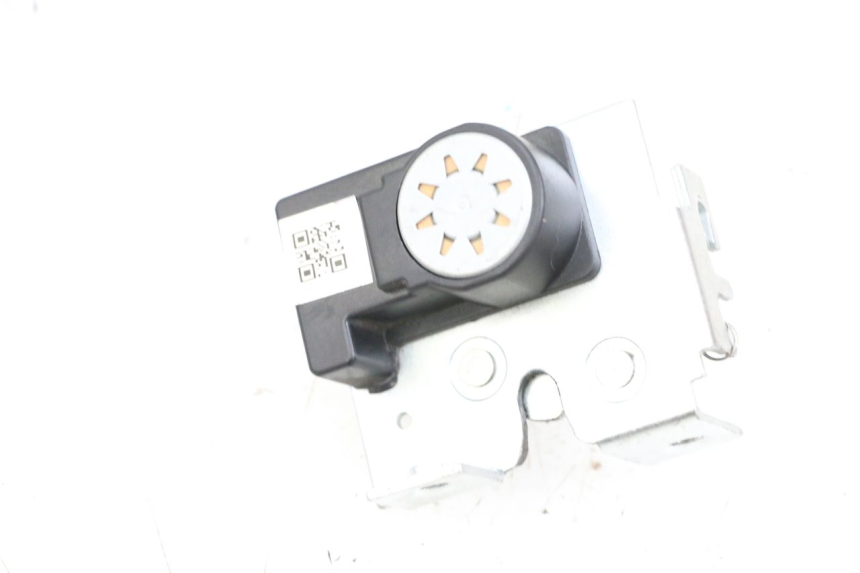 photo de CIERRE ASIENTO HOOK SEGWAY NINEBOT E125S 1 (2022 - 2026) - Otra perspectiva