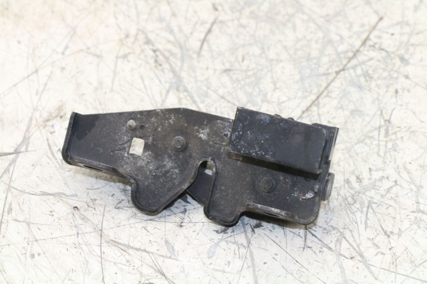 photo de CIERRE ASIENTO HOOK HONDA FES PANTHEON 2T 125 (1998 - 2002)
