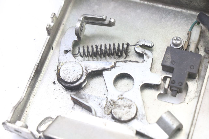 photo de CIERRE ASIENTO HOOK HONDA FES S-WING SWING ABS 125 (2007 - 2015)