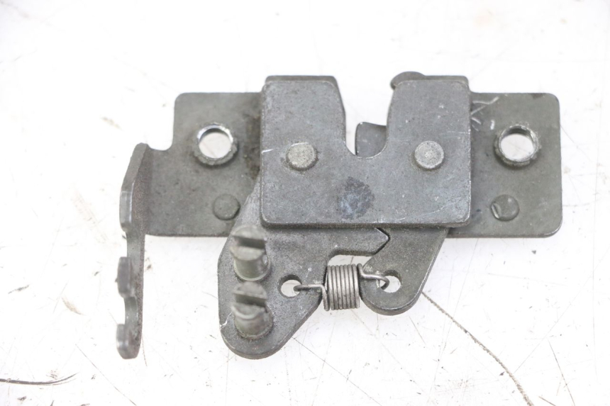 photo de CIERRE ASIENTO HOOK PIAGGIO MP3 LT 300 (2010 - 2016)