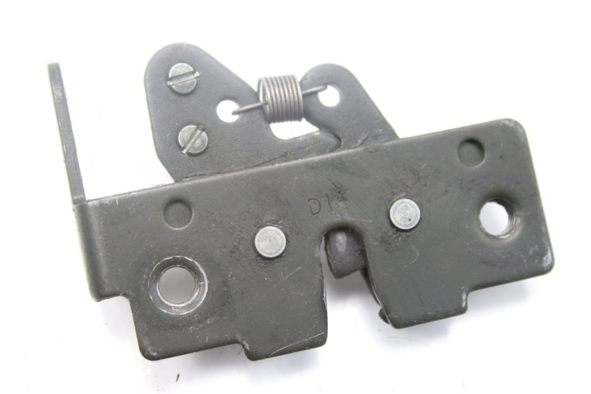 photo de CERRADURA DEL ASIENTO PIAGGIO MP3 500 (2014 - 2016) - Zoom estado de uso