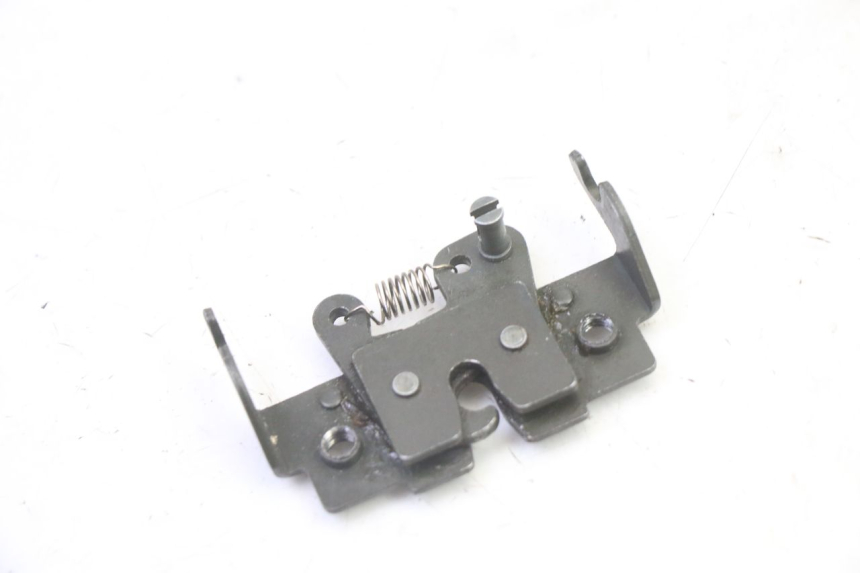 photo de CIERRE ASIENTO HOOK PIAGGIO MP3 RL 250 (2007 - 2010)
