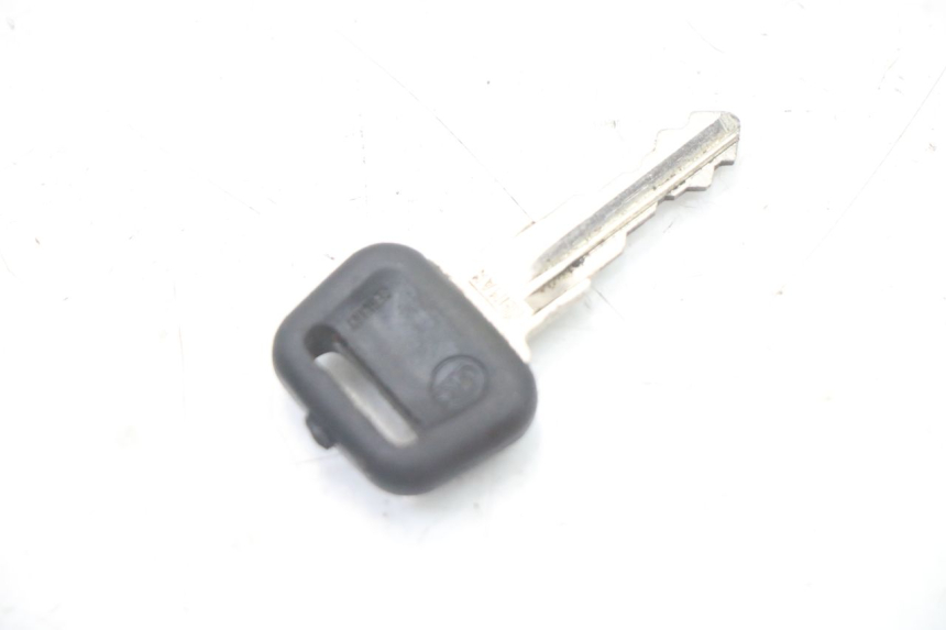 photo de CIERRE ASIENTO HOOK PEUGEOT SATELIS COMPRESSOR K15 125 (2006 - 2009)