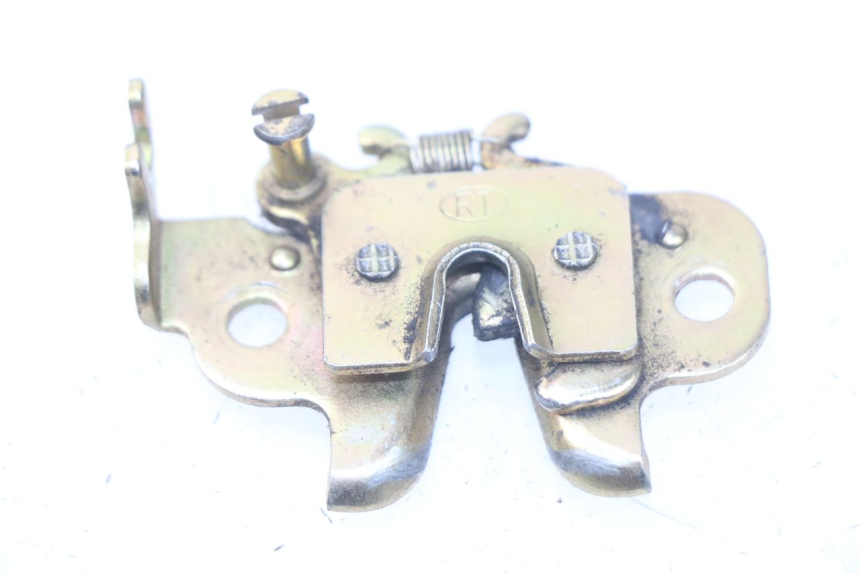 photo de CIERRE ASIENTO HOOK PEUGEOT STREETZONE 2T 50 (2014 - 2019)
