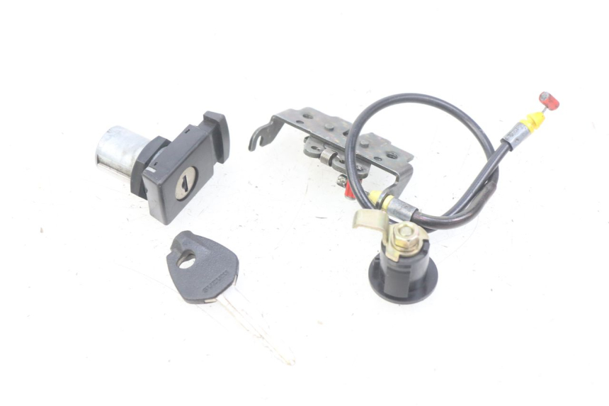 photo de CIERRE ASIENTO HOOK SUZUKI UH BURGMAN 125 (2002 - 2006)