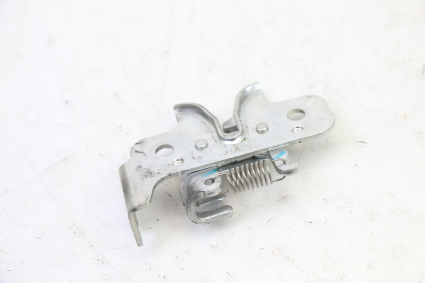 photo de CIERRE ASIENTO HOOK YAMAHA XMAX X-MAX 125 (2021 - 2025)