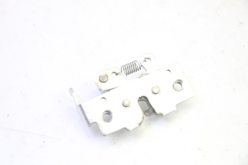 photo de CERRADURA DEL ASIENTO YAMAHA XMAX X-MAX 125 (2006 - 2009) - Zoom estado de uso