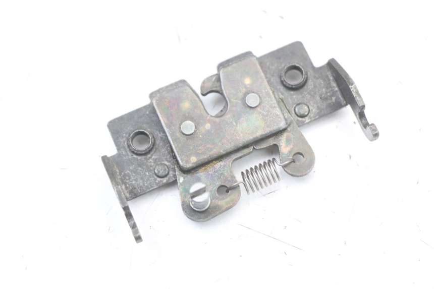 photo de CIERRE ASIENTO HOOK APRILIA SCARABEO GT 125 (1999 - 2007)
