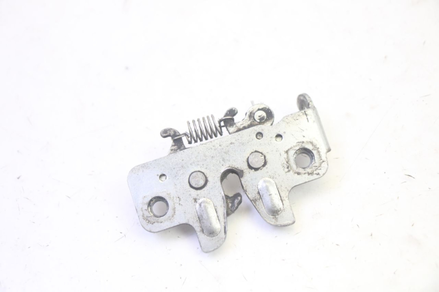 photo de CIERRE ASIENTO HOOK SUZUKI BURGMAN EXECUTIVE ABS 650 (2006 - 2012) - Zoom estado de uso