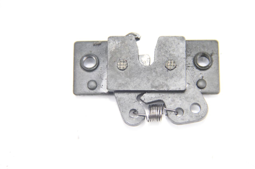 photo de CIERRE ASIENTO HOOK PEUGEOT ELYSTAR 125 (2002 - 2007)