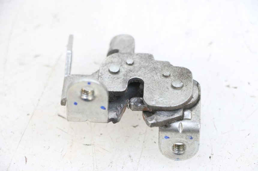 photo de CIERRE ASIENTO HOOK MBK FLIPPER 115 (2013 - 2017) - Zoom estado de uso