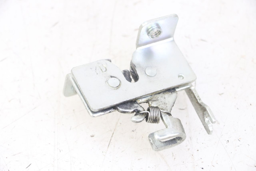 photo de CERRADURA DE ASIENTO VENESI FLY RETRO 4T 50 (2020 - 2025)