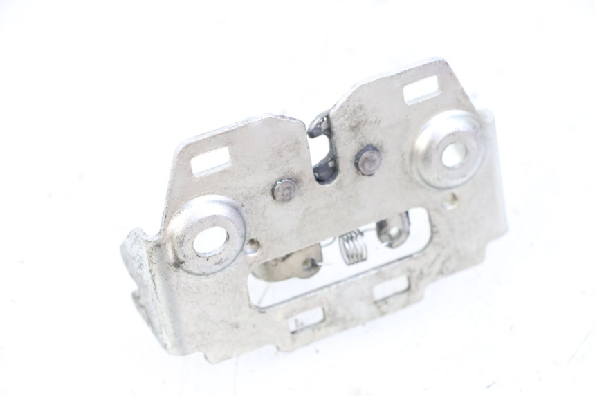 photo de CIERRE ASIENTO HOOK HONDA FORZA 125 (2021 - 2025)