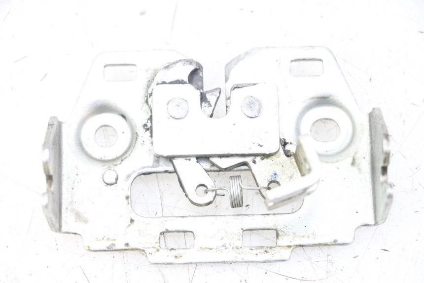 photo de CIERRE ASIENTO HOOK HONDA FORZA 125 (2021 - 2025)