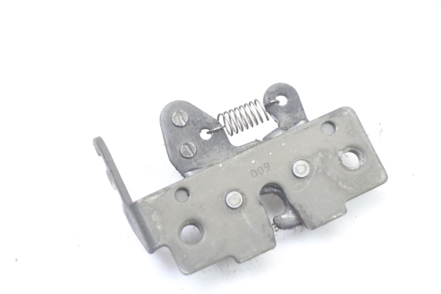 photo de CIERRE ASIENTO HOOK GILERA NEXUS 300 (2008 - 2013)