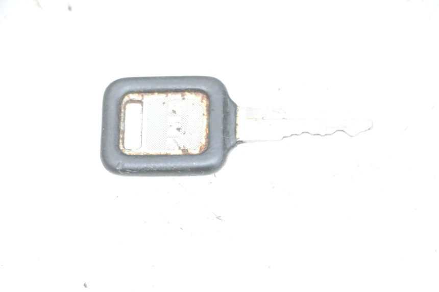 photo de CIERRE ASIENTO HOOK KAWASAKI GPX R WARBIRD 600 (1988 - 1993) - Detalles de los puntos de fijación