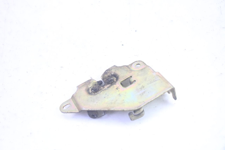 photo de CIERRE ASIENTO HOOK SYM GTS EVO 125 (2009 - 2013) - Otra perspectiva