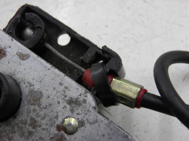 photo de CIERRE ASIENTO HOOK HYOSUNG COMET GT 125 (2002 - 2007)