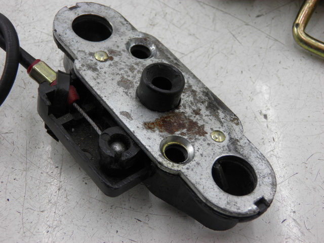photo de CIERRE ASIENTO HOOK HYOSUNG COMET GT 125 (2002 - 2007)
