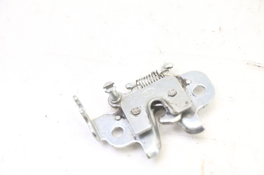 photo de CIERRE ASIENTO HOOK PEUGEOT KISBEE 2T 50 (2018 - 2022)