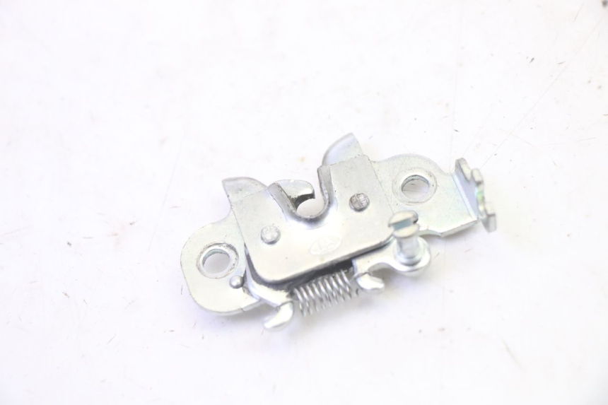 photo de CERRADURA DE ASIENTO PEUGEOT KISBEE 2T 50 (2010 - 2017)