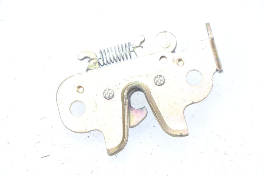 photo de CERRADURA DEL ASIENTO PEUGEOT KISBEE 4T 50 (2018 - 2022)