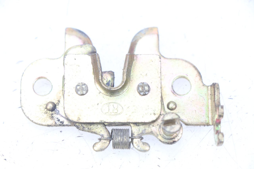 photo de CERRADURA DEL ASIENTO PEUGEOT KISBEE 4T 50 (2018 - 2022)