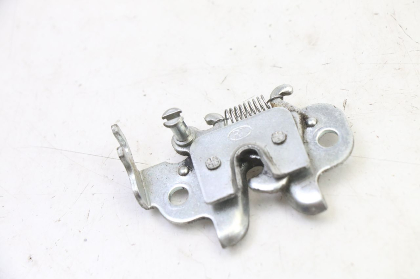 photo de CERRADURA DEL ASIENTO PEUGEOT KISBEE 4T 50 (2018 - 2022)