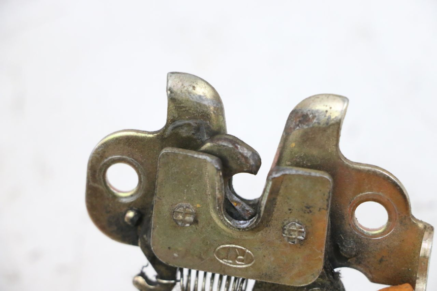 photo de CERRADURA DE ASIENTO PEUGEOT KISBEE 4T 50 (2010 - 2017)