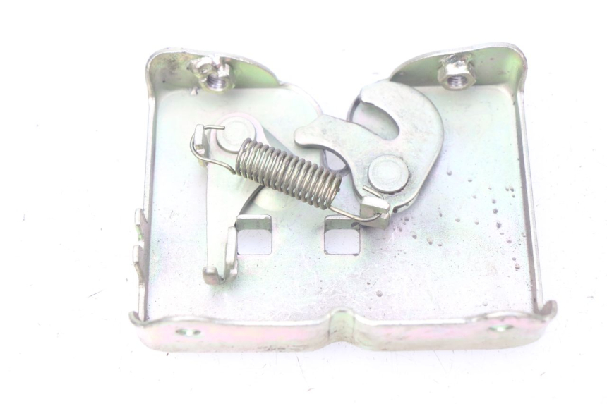 photo de CIERRE ASIENTO HOOK EUROCKA MATADOR 4T 50 (2010 - 2016)