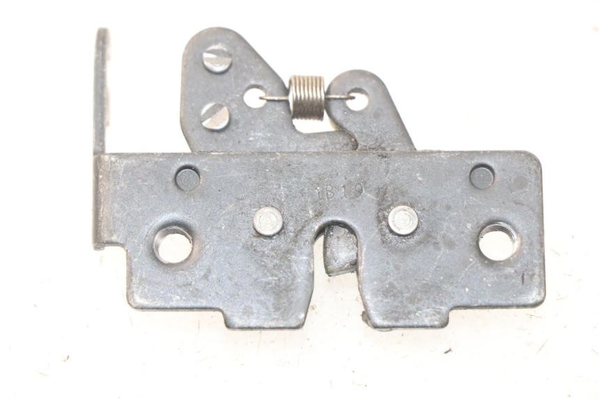 photo de CIERRE ASIENTO HOOK PIAGGIO MP3 HPE 500 (2019 - 2022)